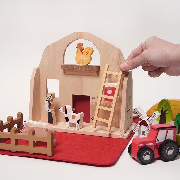 Elvella Traveling Farm